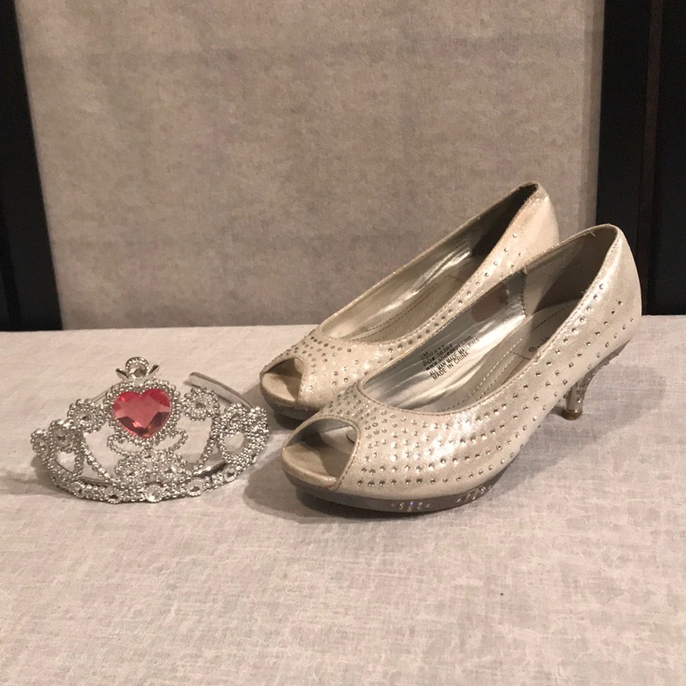 Silver Slipper shimmery silver clear bottom & heel